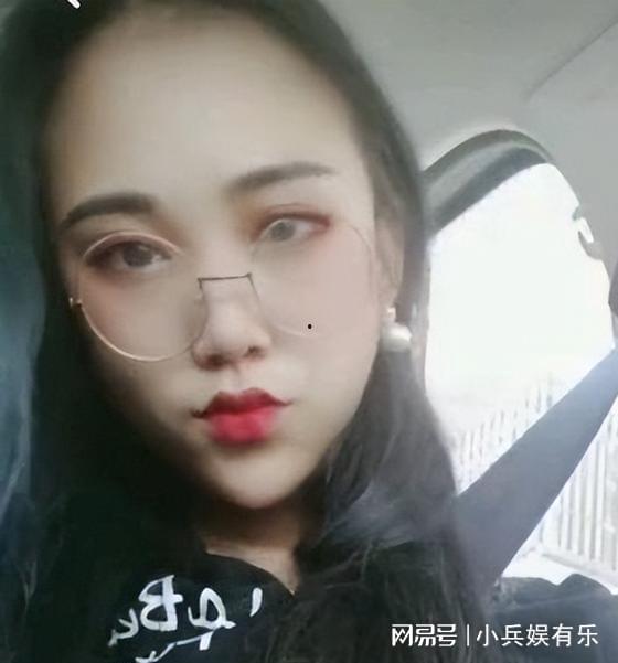 明星网红卖惨,明星网红卖惨背后的真相揭秘