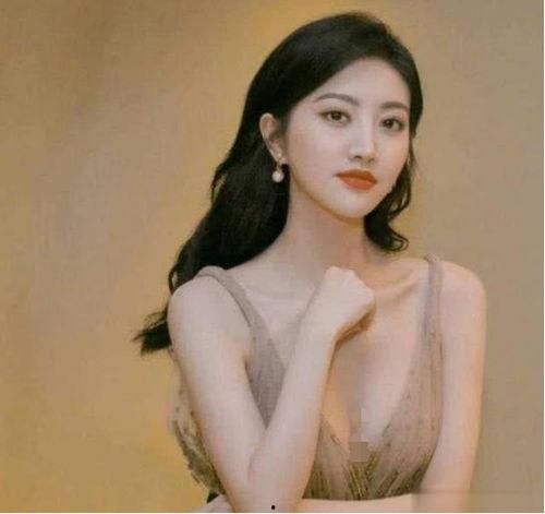 出道女明星网红,出道女明星网红的璀璨之路