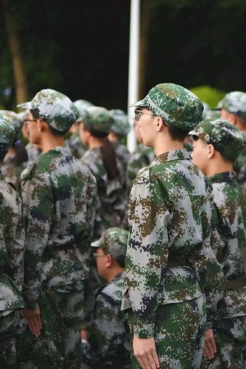 军训热门吃瓜事件,那些爆笑又心酸的吃瓜瞬间