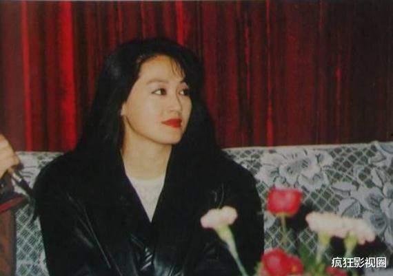 母女明星网红,传承魅力，共筑网红帝国