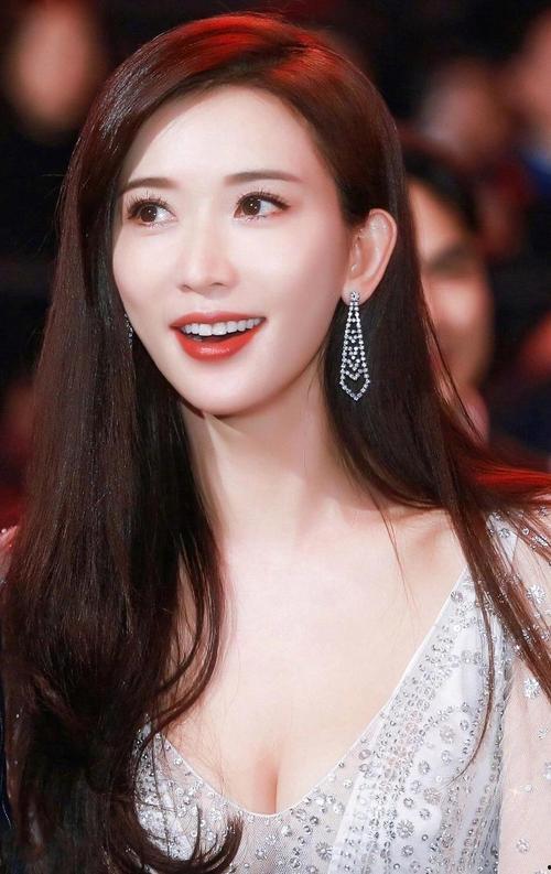 明星网红的生日,揭秘明星网红们的璀璨时刻”