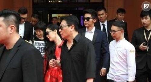 崇拜明星网红时评,时代潮流下的偶像崇拜与反思