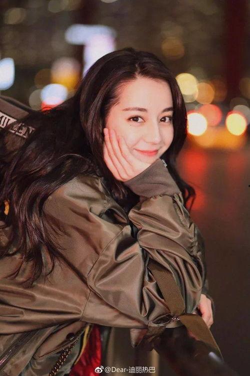 汉街明星网红,明星网红齐聚，点亮武汉夜生活